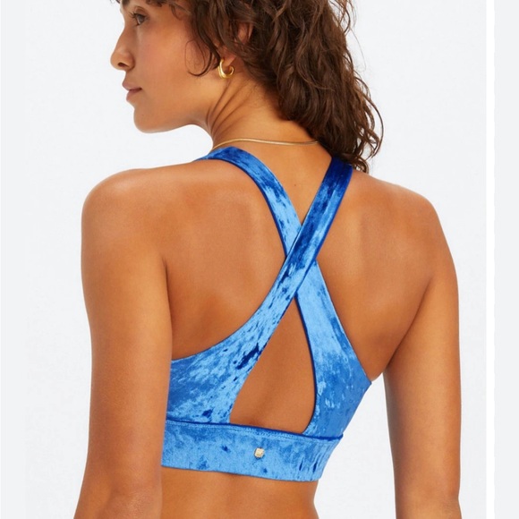 Oasis Crushed Velour Twist Sports Bra - Picture 4 of 5